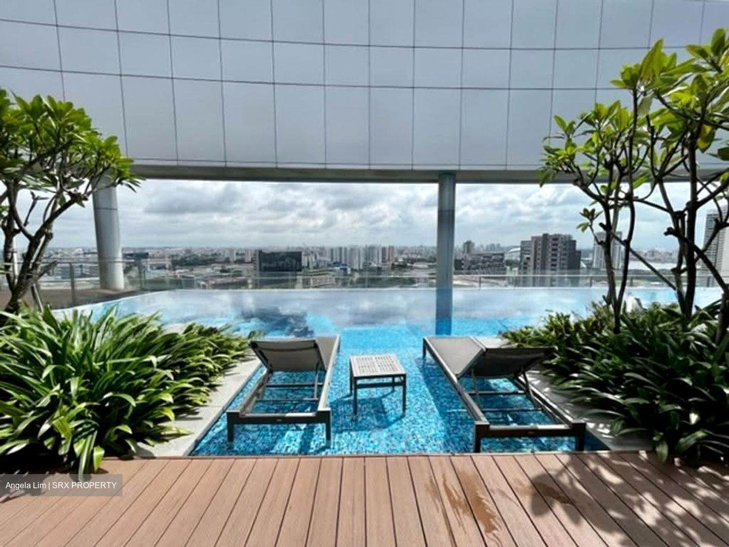 Arc 380 (D8), Office #612396351